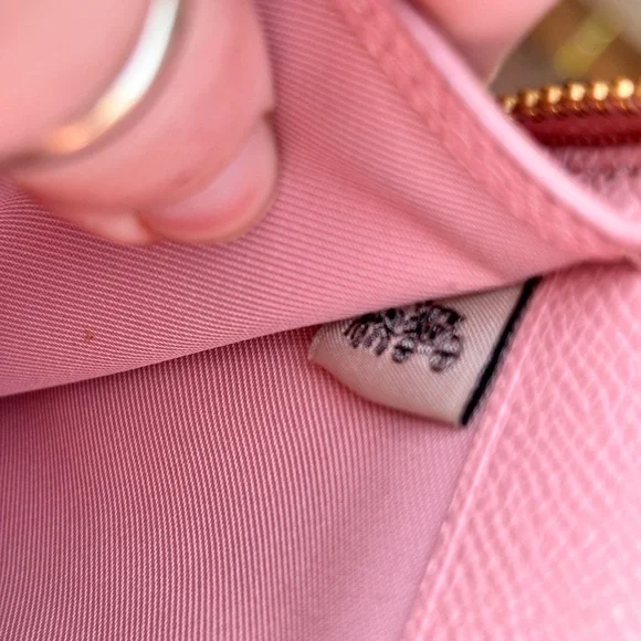 COACH Pink Crossgrain Leather Zip-Around Wallet RETAILS $238 - Picture 16 of 16